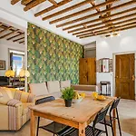 בית הארחה The Indy House By Lovelystay