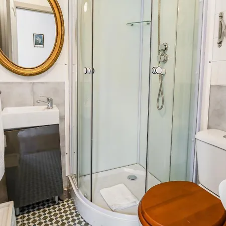 The Indy House By Lovelystay Pensjonat Lizbona